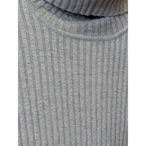 Express Women's Silver Metallic Long-Sleeve Stretchy Turtleneck Sweater Medium - Picture 3 of 6